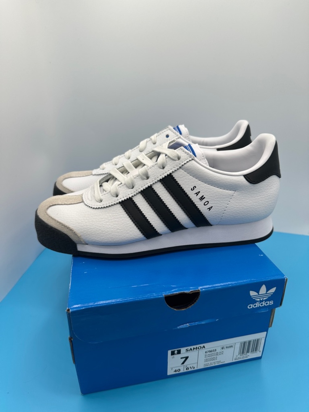 NEW! adidas Samoa MENS size 7 White and Black Retro. In Box